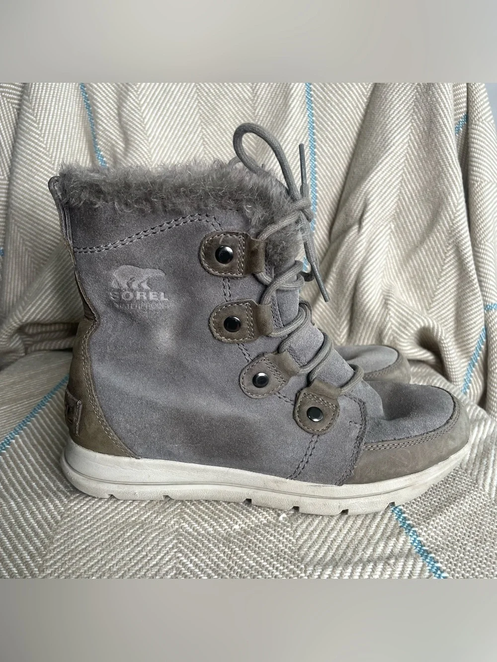 Sorel Women's Sz 8 Whitney Suede Faux Fur Waterproof Snow Winter Boots Grey